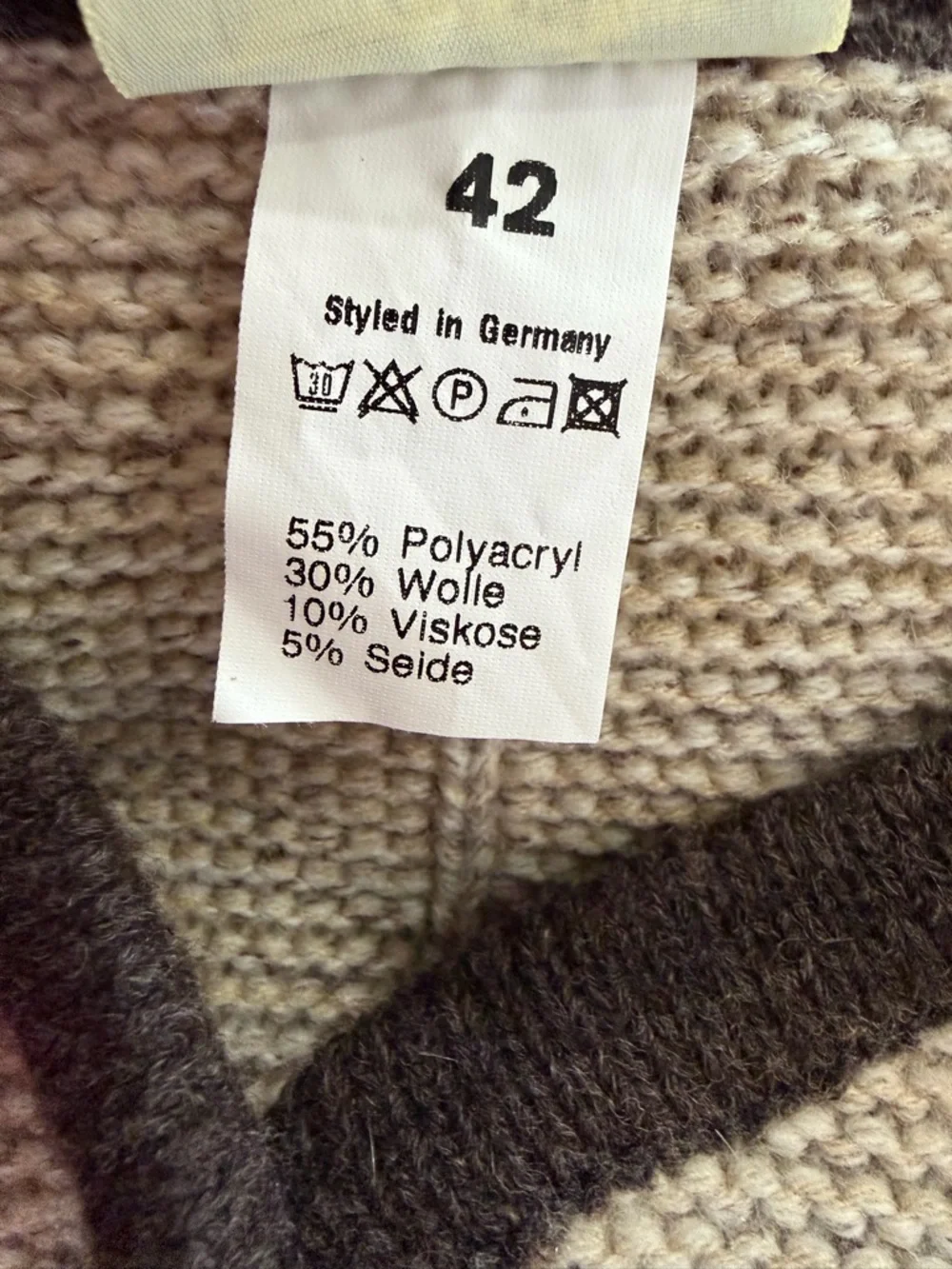 Isar Tratchten Traditional German Wool Silk Blend Cardigan - Picture 12 of 12